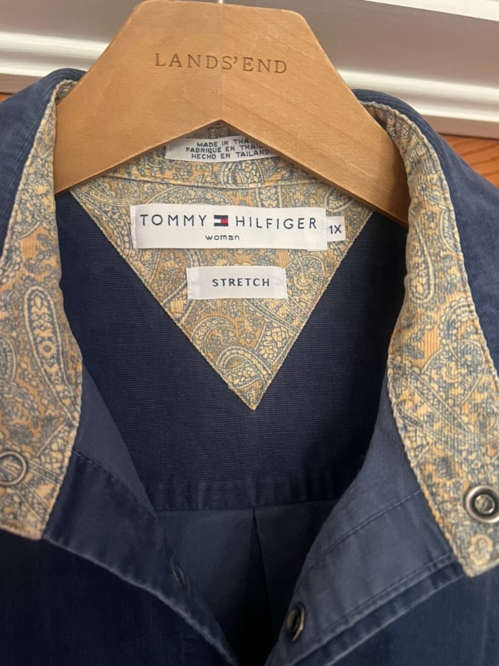 Tommy Hilfiger Women’s 1X Navy Button Up Shirt Paisley Collar Stretch Snap Front